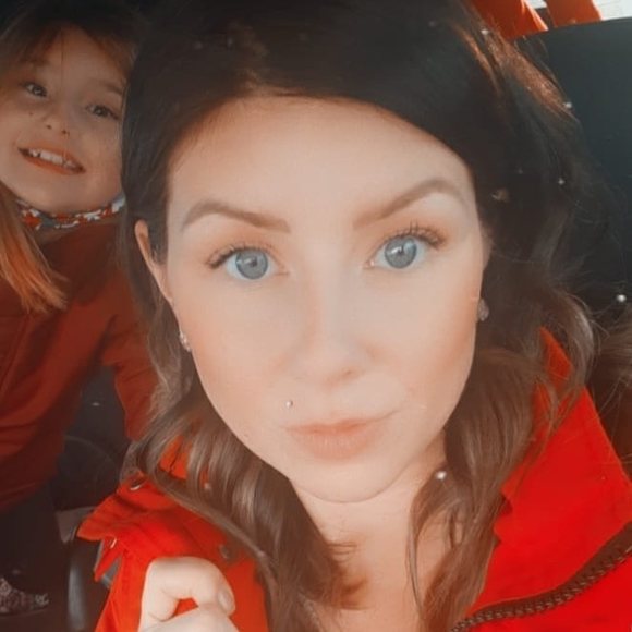 Meet your Posher, Ashlee - Picture 1 of 1